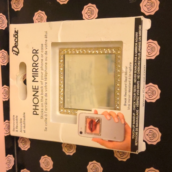 HOST PICK⭐PHONE MIRROR IDECOZ STICKS ON THE BACK OF YOUR PHONE OR CASE - Picture 6 of 6